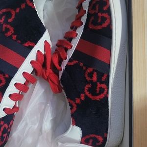 Ladies Gucci sneakers